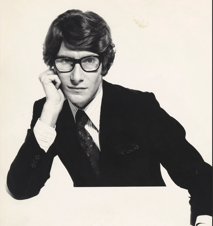 Le grand come-back des lunettes épaisses et de la tendance "indie sleaze"