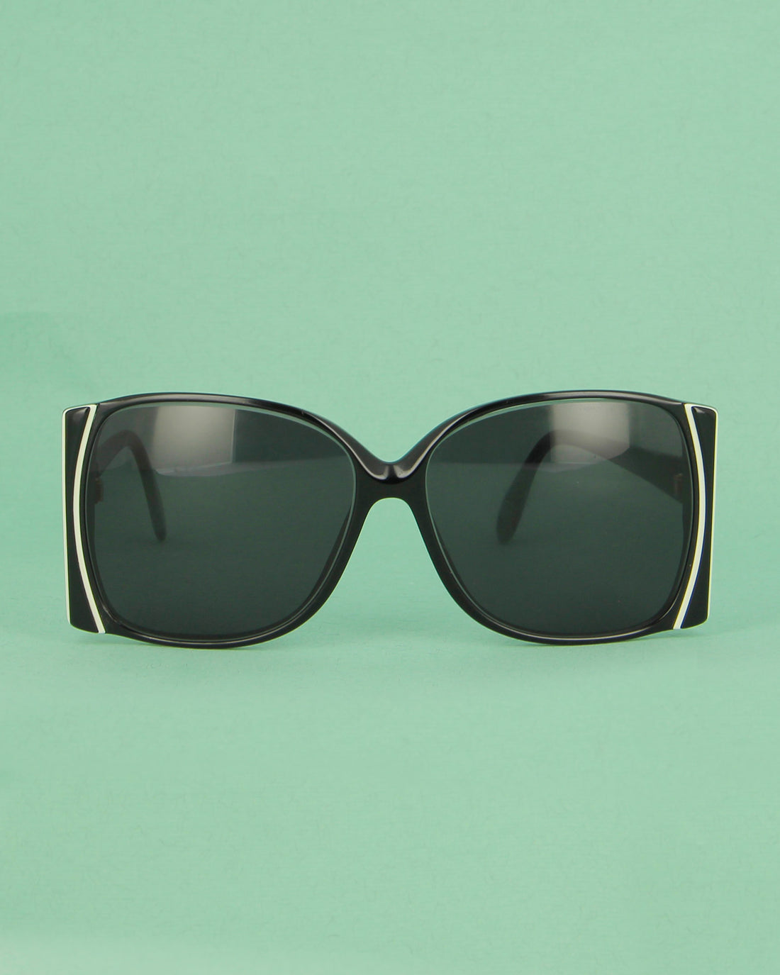 SILHOUETTE - BLACK